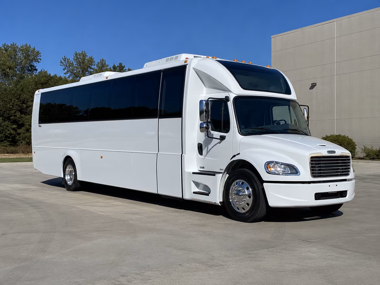 livermore 28 passenger party bus